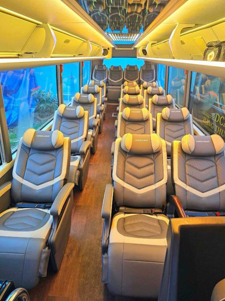 Những lý do nên chọn dịch vụ đặt xe limousine 19 chỗ đi Rạch Giá của thuexehuydat.com